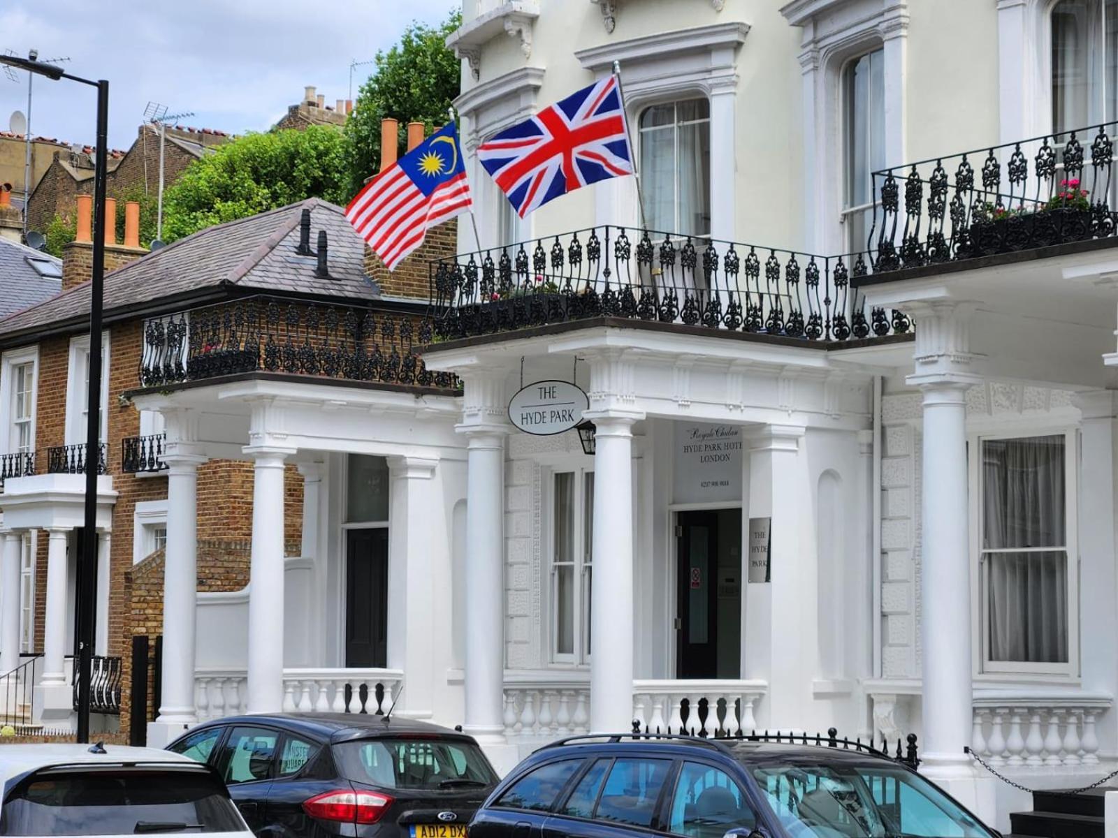 The Royale Chulan Hyde Park Hotel London Exterior photo