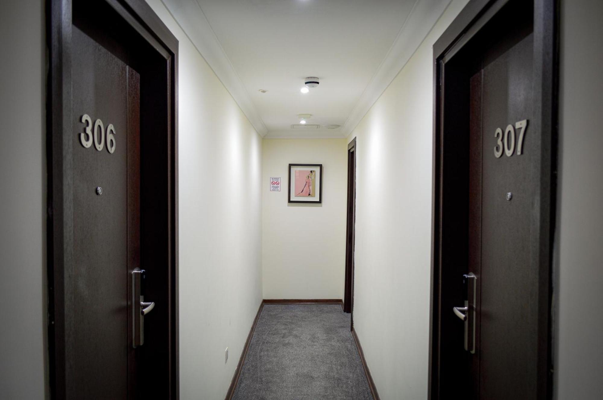 The Royale Chulan Hyde Park Hotel London Exterior photo