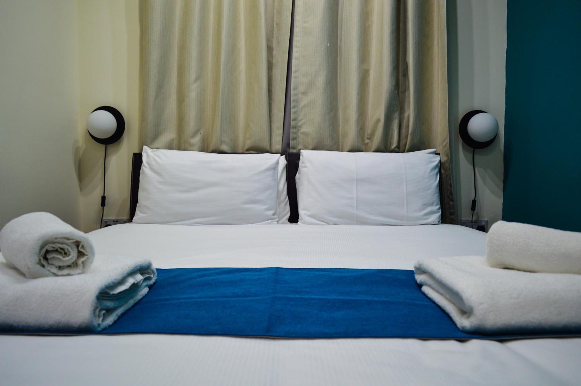 The Royale Chulan Hyde Park Hotel London Exterior photo