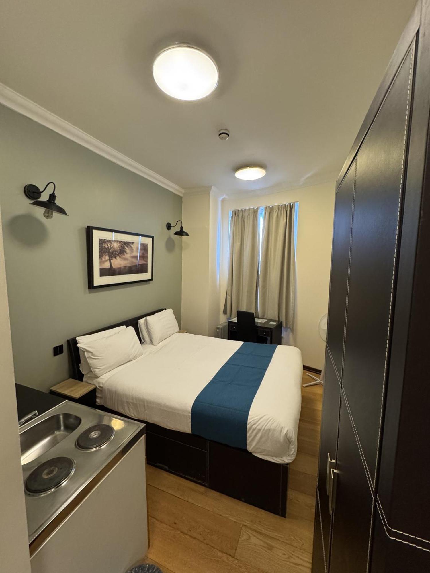 The Royale Chulan Hyde Park Hotel London Exterior photo