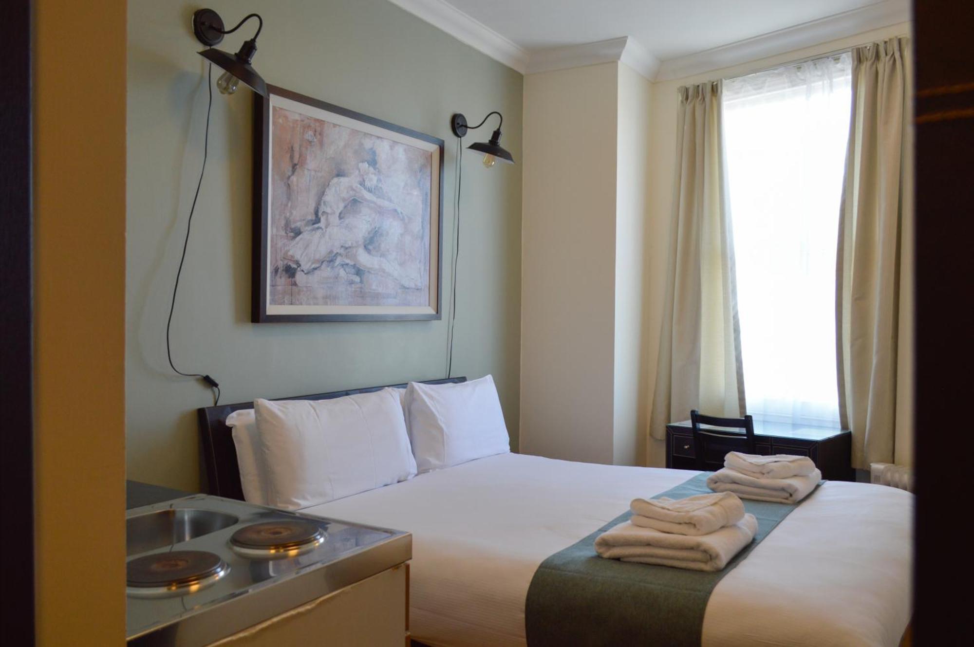 The Royale Chulan Hyde Park Hotel London Exterior photo