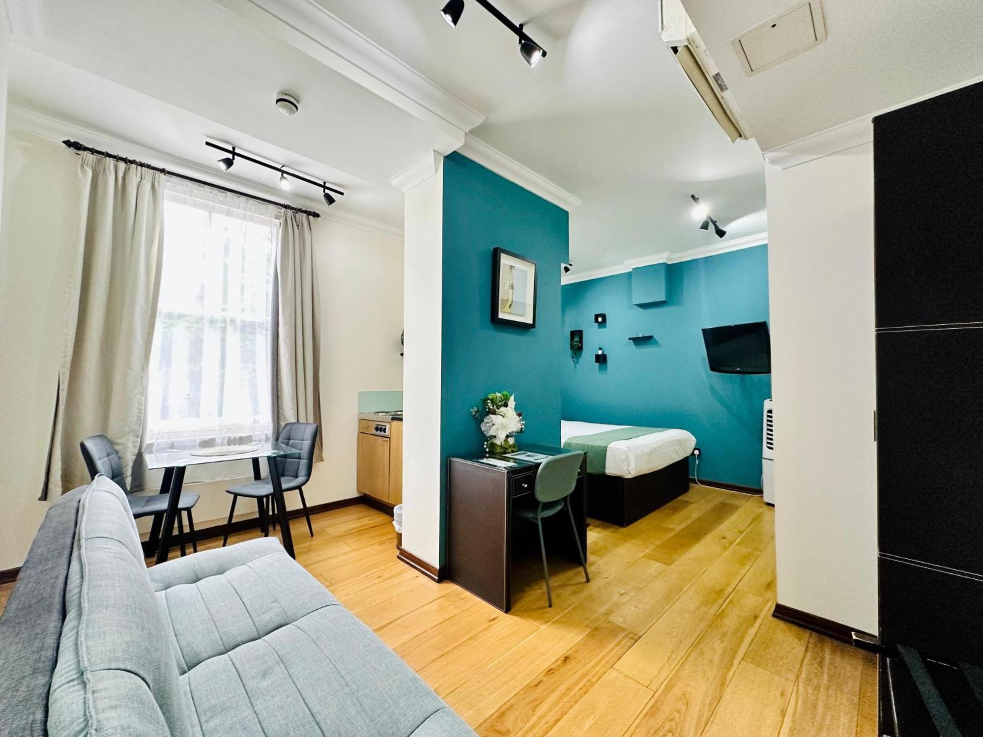The Royale Chulan Hyde Park Hotel London Exterior photo